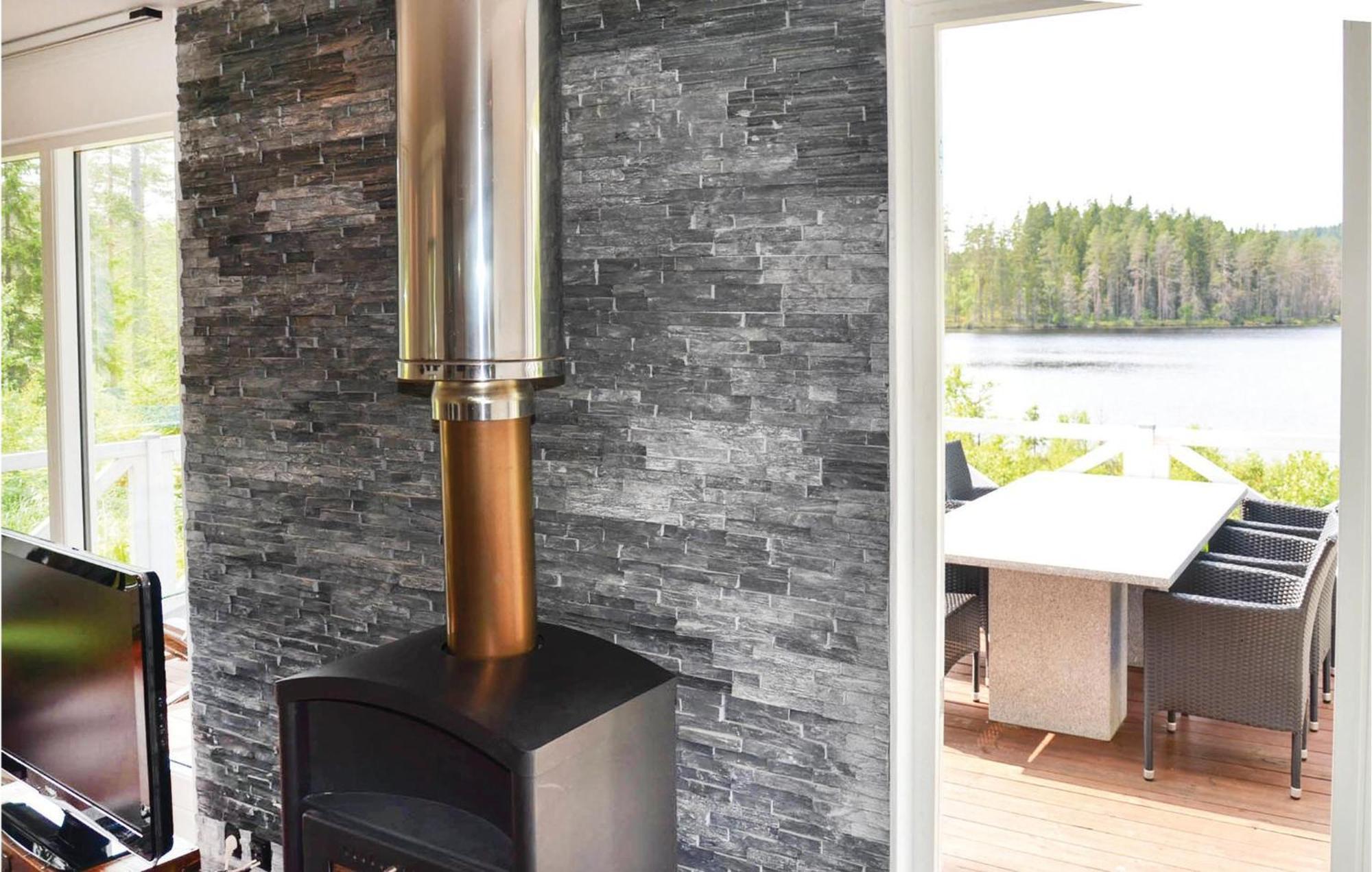 Nice Home In Sunne With Jacuzzi Alvsatern ภายนอก รูปภาพ